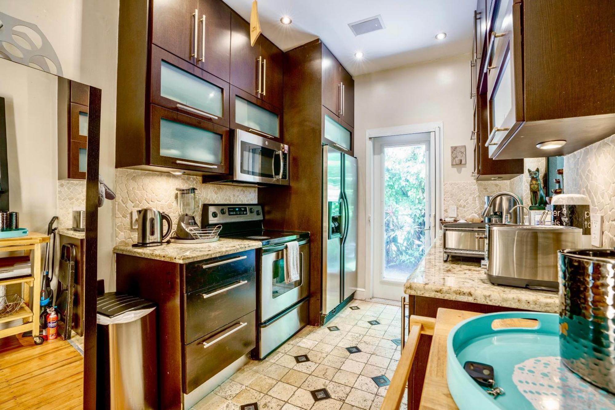 Entire Private Beautiful 2 Bedroom Plus Den House With Gated Front&Back Yard And Free Parking 10Min Drive To Miami Beach Eksteriør billede