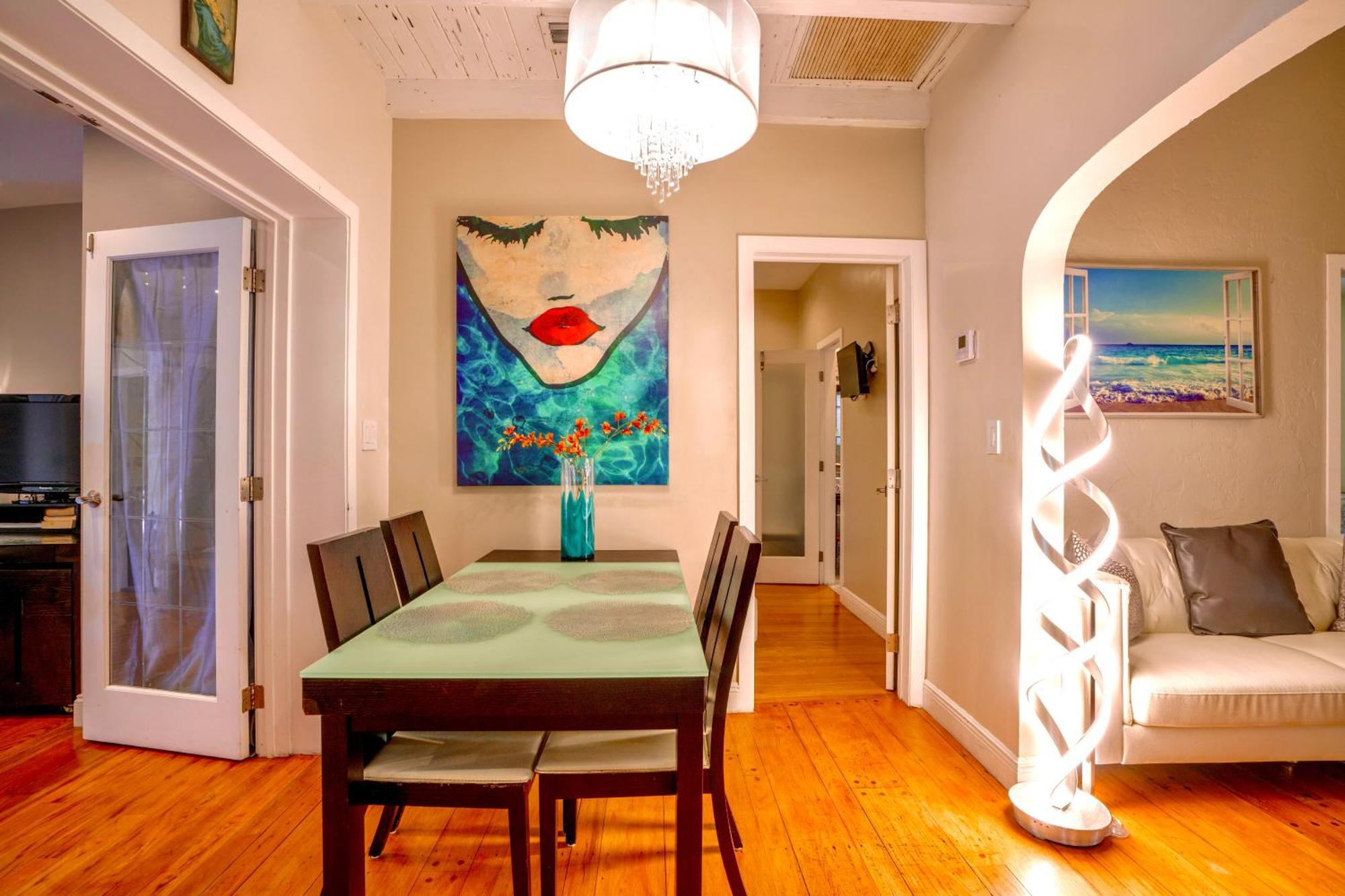 Entire Private Beautiful 2 Bedroom Plus Den House With Gated Front&Back Yard And Free Parking 10Min Drive To Miami Beach Eksteriør billede
