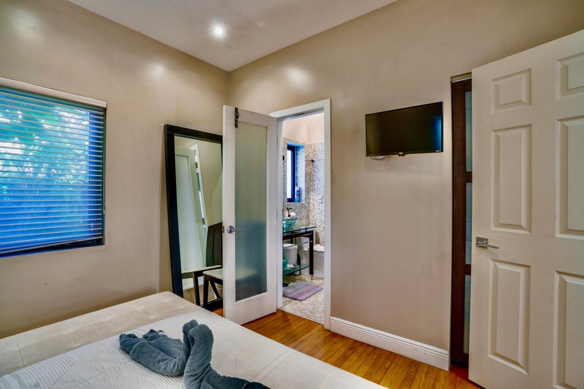 Entire Private Beautiful 2 Bedroom Plus Den House With Gated Front&Back Yard And Free Parking 10Min Drive To Miami Beach Eksteriør billede