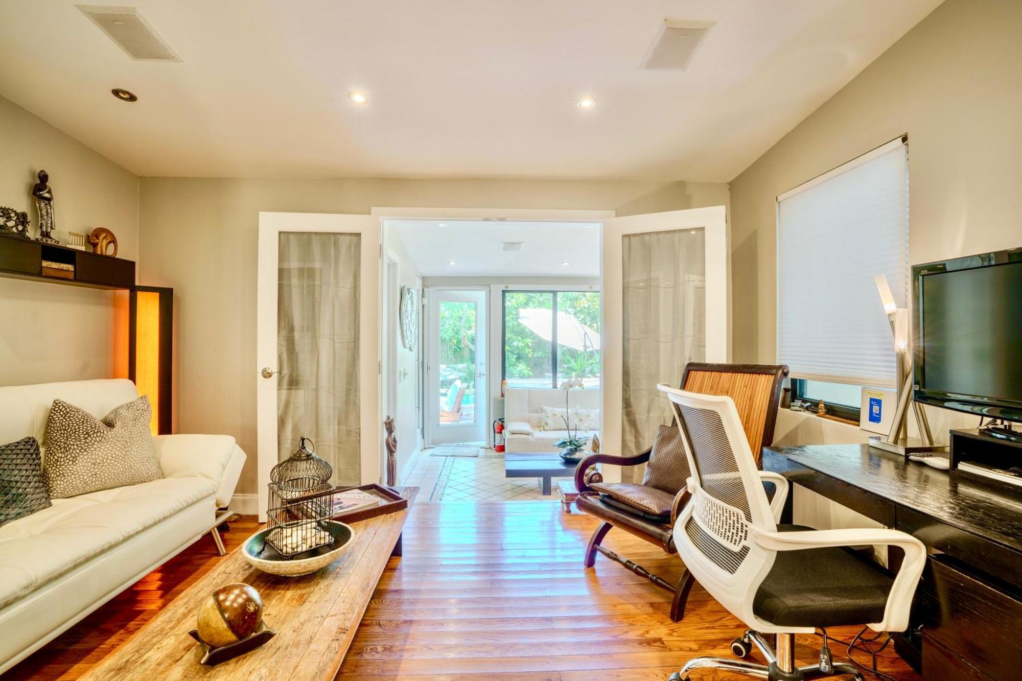Entire Private Beautiful 2 Bedroom Plus Den House With Gated Front&Back Yard And Free Parking 10Min Drive To Miami Beach Eksteriør billede