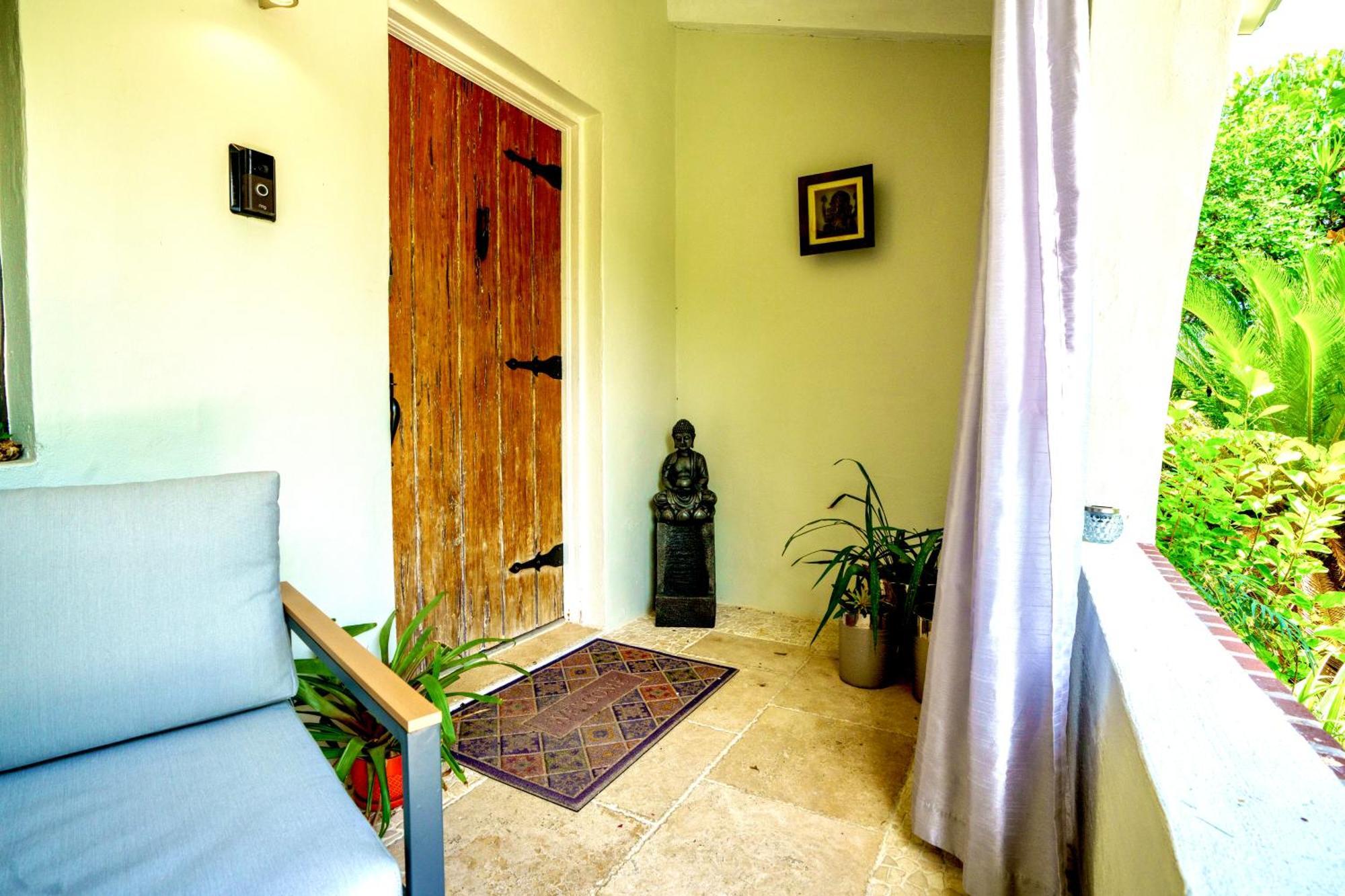 Entire Private Beautiful 2 Bedroom Plus Den House With Gated Front&Back Yard And Free Parking 10Min Drive To Miami Beach Eksteriør billede