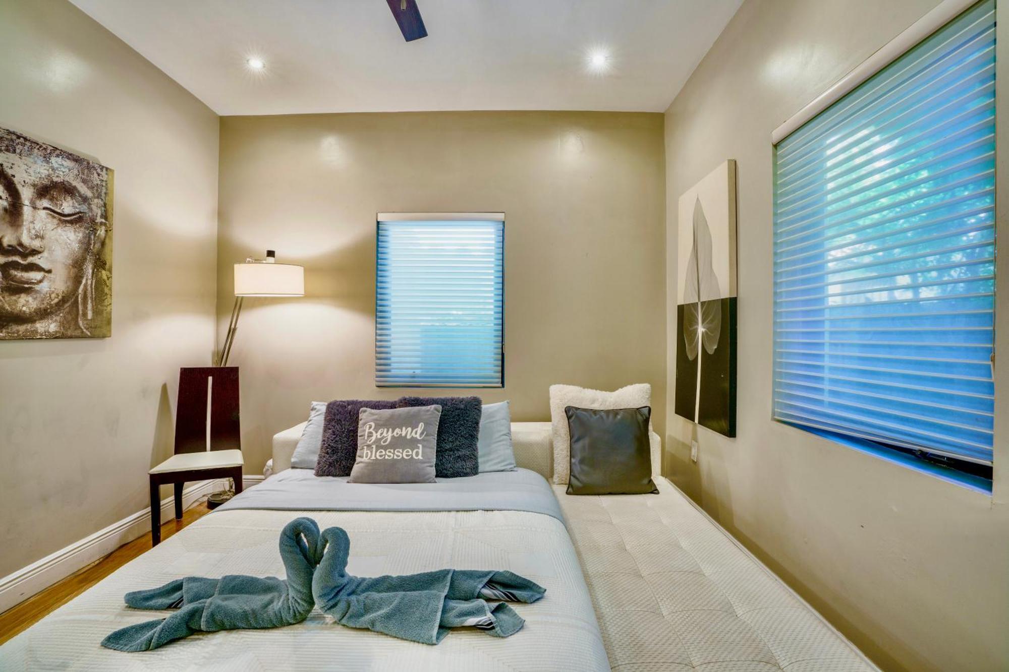Entire Private Beautiful 2 Bedroom Plus Den House With Gated Front&Back Yard And Free Parking 10Min Drive To Miami Beach Eksteriør billede