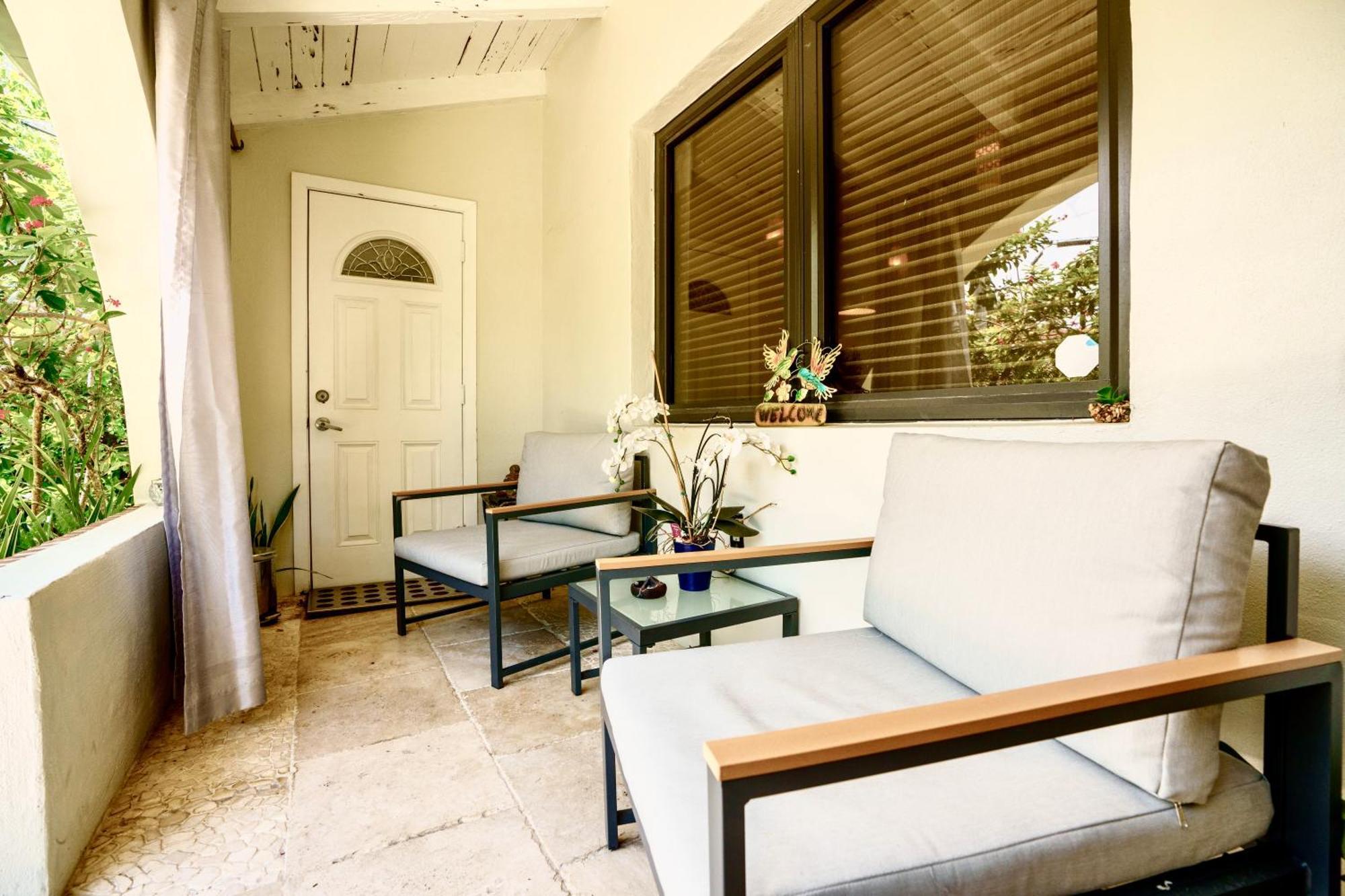 Entire Private Beautiful 2 Bedroom Plus Den House With Gated Front&Back Yard And Free Parking 10Min Drive To Miami Beach Eksteriør billede
